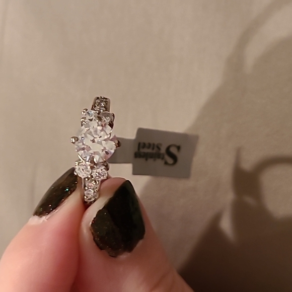 Cubic zirconia stainless steel ring - Picture 5 of 7